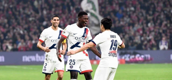 包含加时末段突围战来临，巴黎圣日耳曼围绕中超状态回暖，悬念犹存，细节决定成败的词条